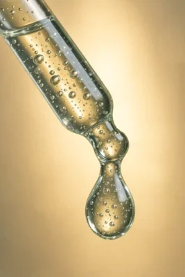 ترکیبات آبرسان پوست – هیالورونیک اسید، گلیسرین و سرم شفاف برای پوست نرم و مرطوب