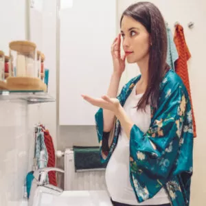 باید ها و نباید های لوازم آرایش در دوران بارداری