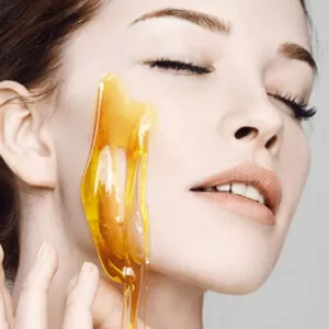 طرز تهیه ماسک های خانگی ضد جوش عسل