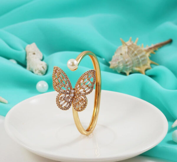 دستبند النگویی زنانه مدل پروانه