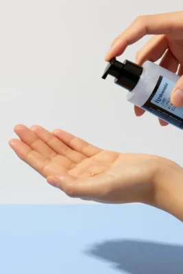 فواید اسنس آبرسان کوزارکس برای پوست خشک و چرب