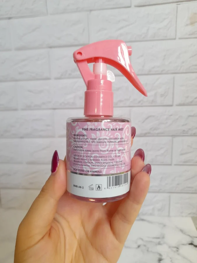 عطر مو یارا با رایحه شیرین و ماندگار مناسب استفاده روزانه